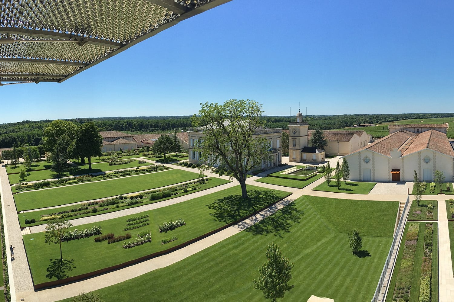 /Assets/Desktop/CruiseGallery/Thumb/Bordeaux_Pauillac_WineTasting_ChauteauGruaudLarose_gallery.jpg