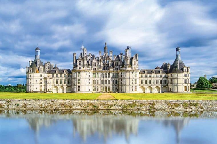 /Assets/Desktop/CruiseGallery/Thumb/bordeaux_LoireValley_ChateauChambord_144635972_gallery.jpg