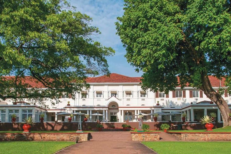/Assets/Desktop/CruiseGallery/Thumb/discoverafrica_VicFallsHotel_Ext01_gallery.jpg