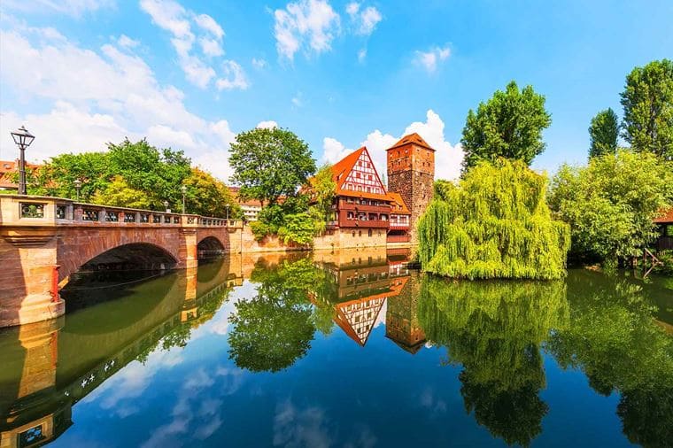 /Assets/Desktop/CruiseGallery/Thumb/magnificenteurope_germany_nuremberg_ss_413881126_gallery.jpg