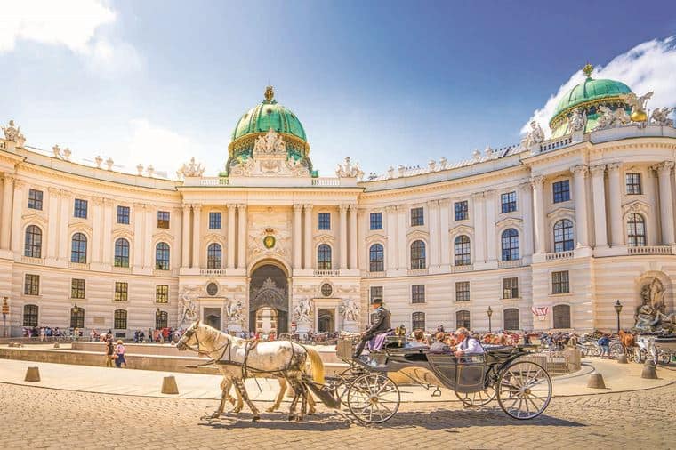 /Assets/Desktop/CruiseGallery/Thumb/magnificenteurope_vienna_hofburgpalace_ss_391591339_gallery.jpg