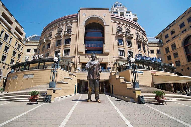 /Assets/Desktop/CruiseGallery/Thumb/wildlifefalls_SAT_NelsonMandelaSq_Johannesburg_SoAfrica_v3_gallery.jpg