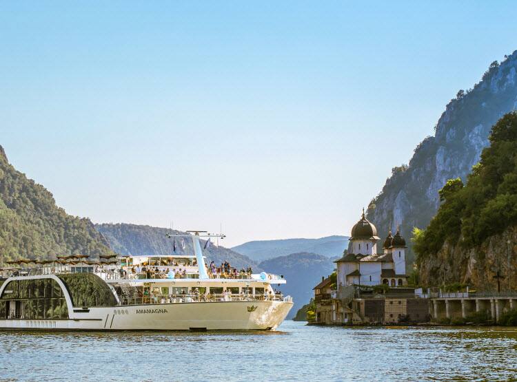 2024 Complimentary Land Package AmaWaterways™